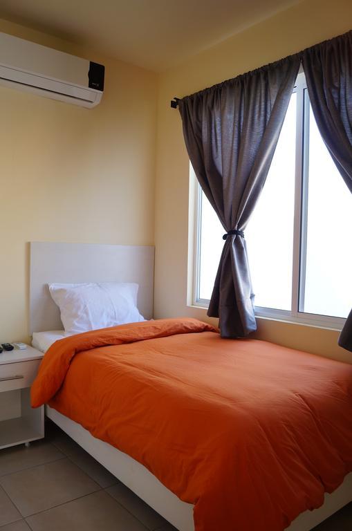 Mv Suites Монтерей Екстериор снимка
