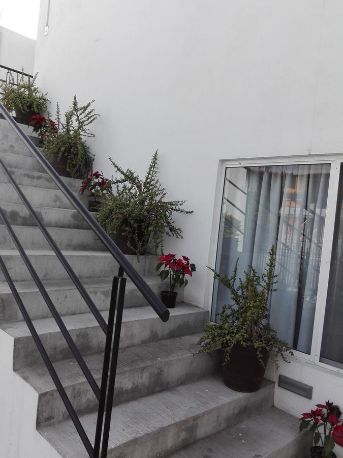 Mv Suites Монтерей Екстериор снимка