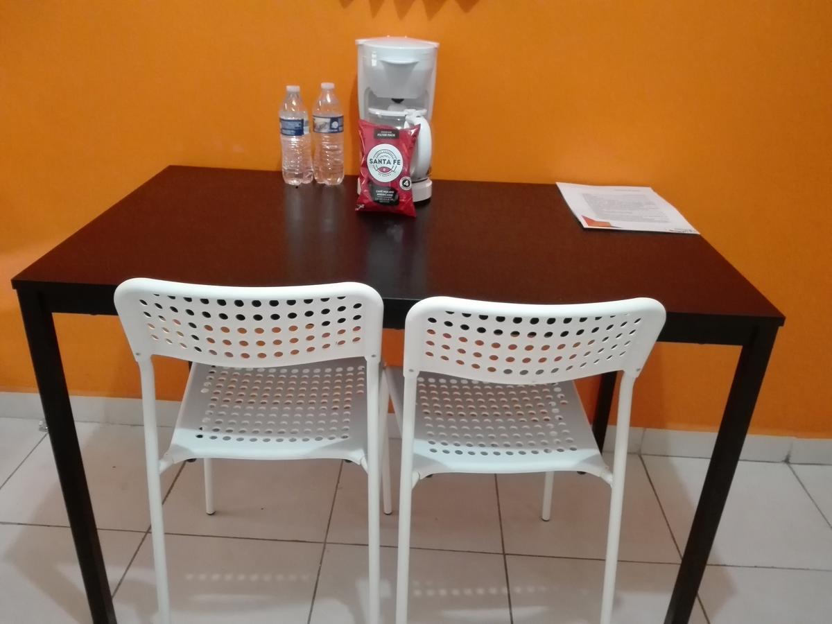 Mv Suites Монтерей Екстериор снимка