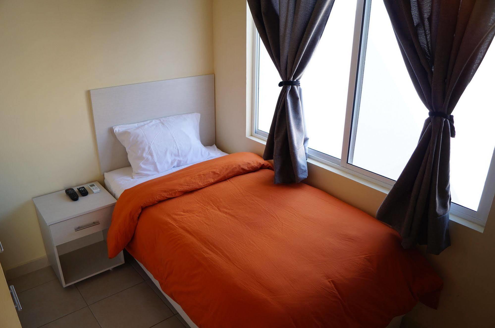Mv Suites Монтерей Екстериор снимка