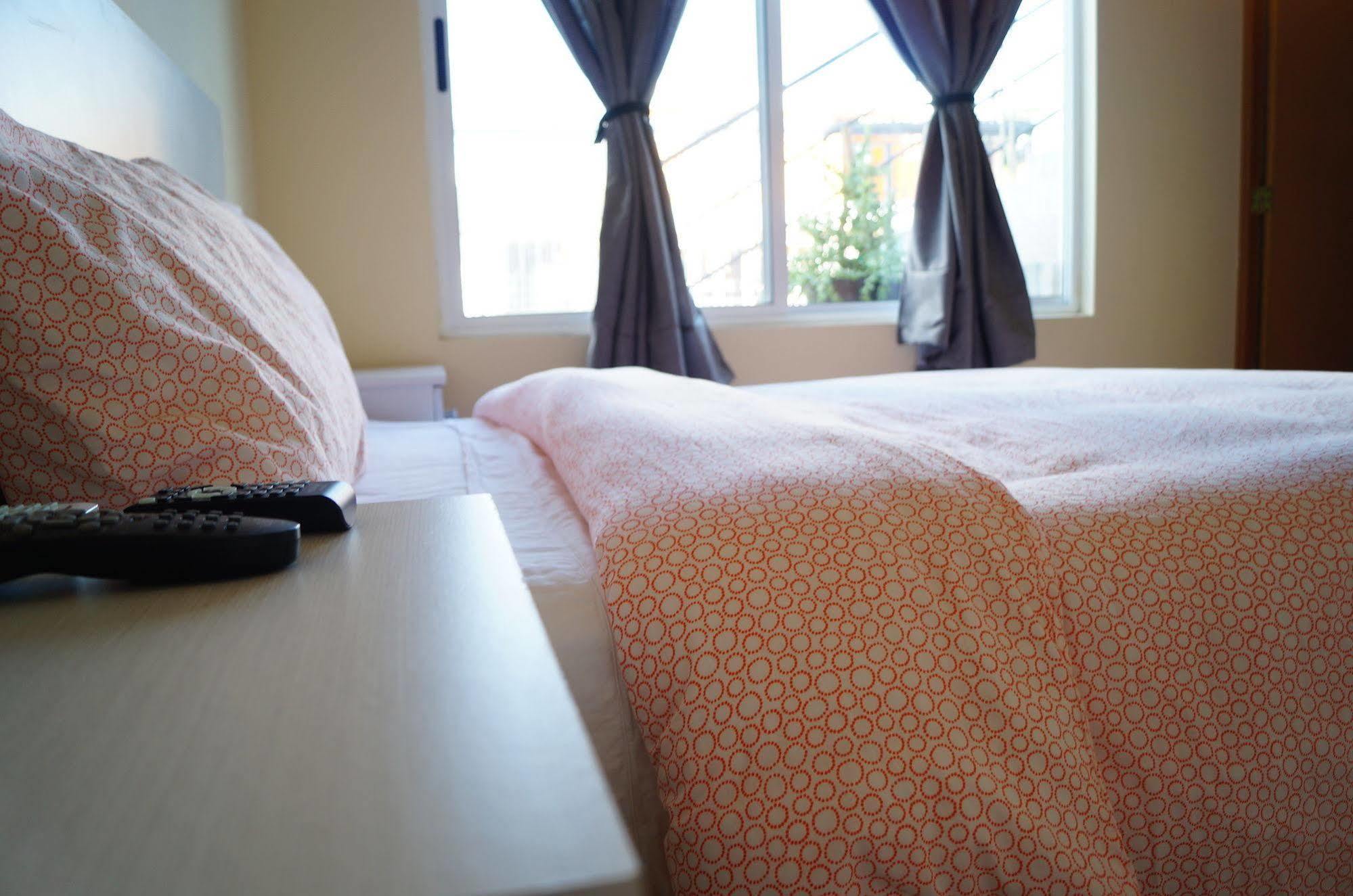 Mv Suites Монтерей Екстериор снимка