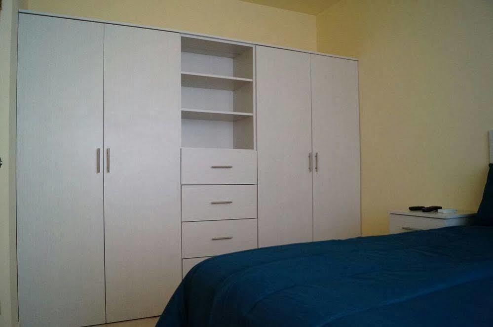 Mv Suites Монтерей Екстериор снимка